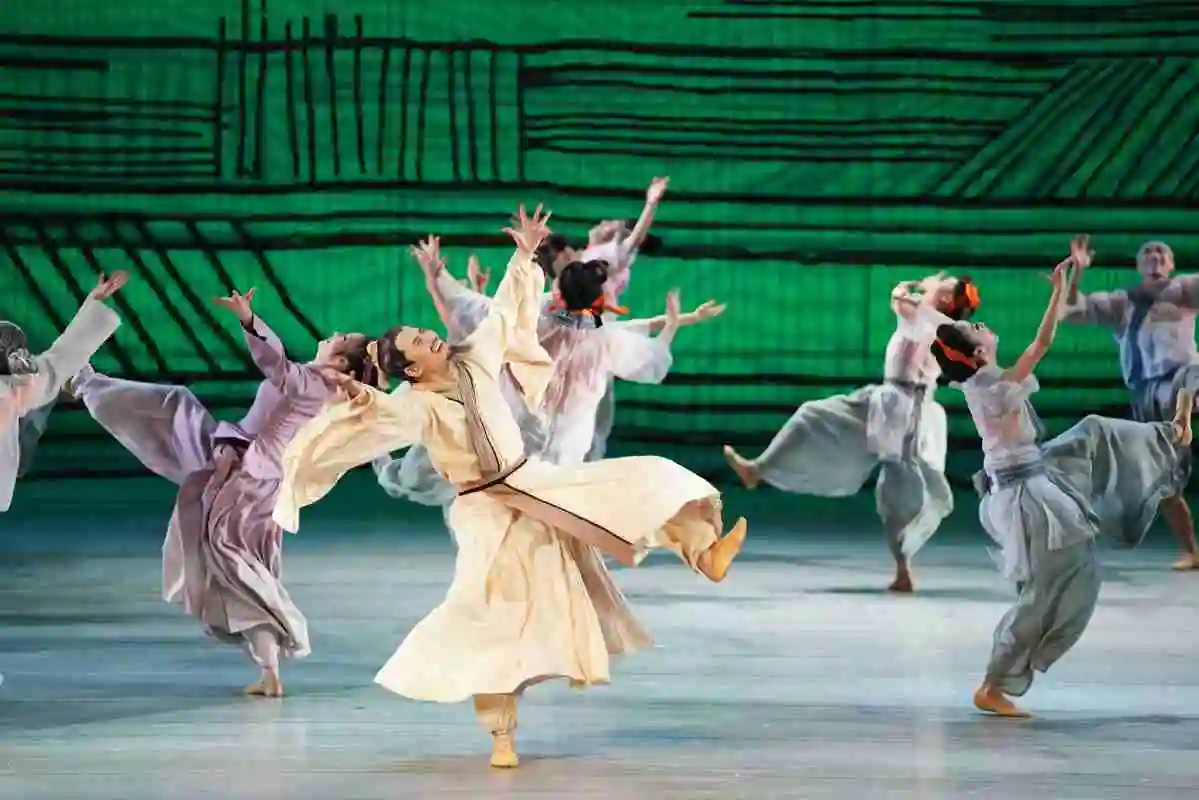 十二艺节舞剧杜甫观后感把爱和期待融进千古绝唱的雄宏诗篇里