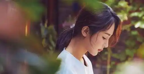 张子枫的回复笑翻众人_生活_张艺兴_演技