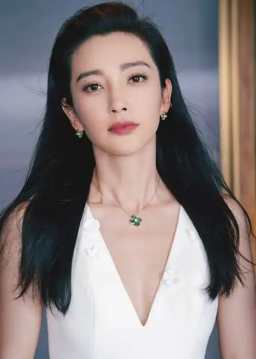 李冰冰新写真照,化一抹纯白为裙,美若天仙,气质绝了