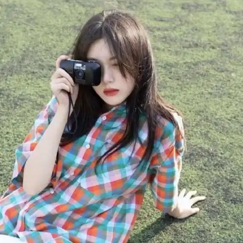 如果感兴趣可以关注小梅小姐妹的公众号「小仙女专属头像」