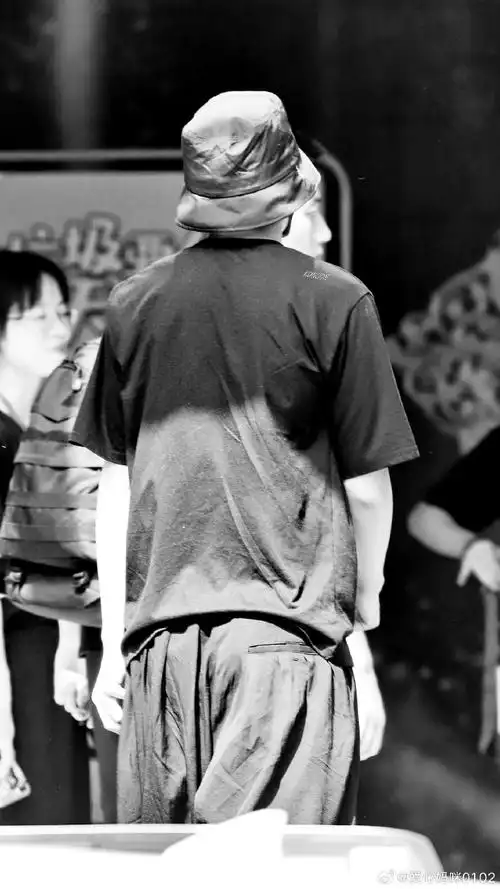 酷boy的背影#蔡徐坤