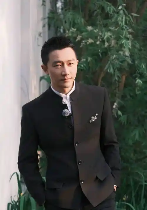 黄轩工作室辟谣家暴传闻:将通过法律手段维护权益_网友_剪影_先生