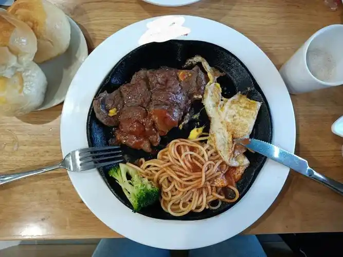 吃牛排是一件纯粹而美好的事