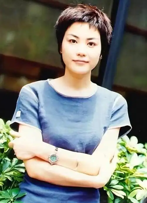 王菲把两位前婆婆当成亲妈离婚后依然如同闺蜜这就是格局