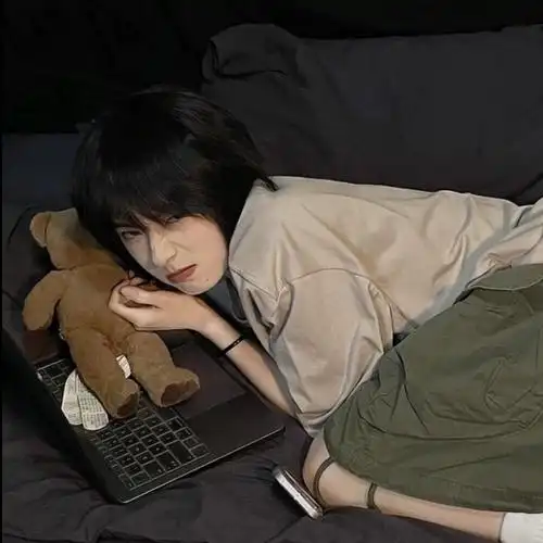 女生头像 抖音:zisc #冷瞳