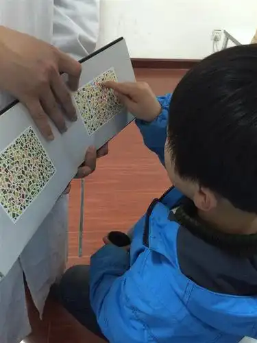 儿童弱视