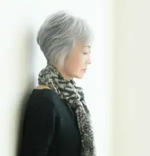 老年蘑菇头发型图片女老年