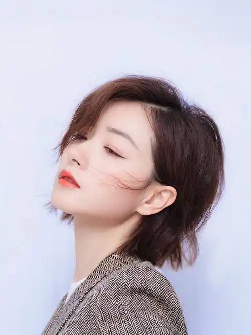 万茜 你的侧颜真是迷倒众人