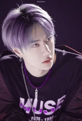 创造101 @uniq-王一博 cr