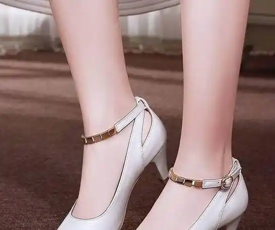 优雅精致的女人,时下流行穿这几款高跟鞋,时髦超有