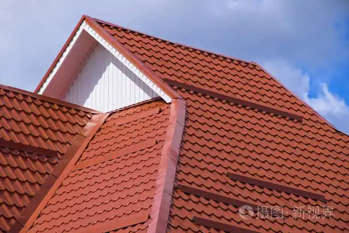 瓦楞纸板红橙的屋顶