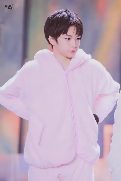 全世界最可爱的小狼崽炸4刘耀文来啦幼崽萌图大放送