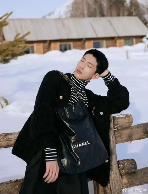 井柏然短发慵懒大片