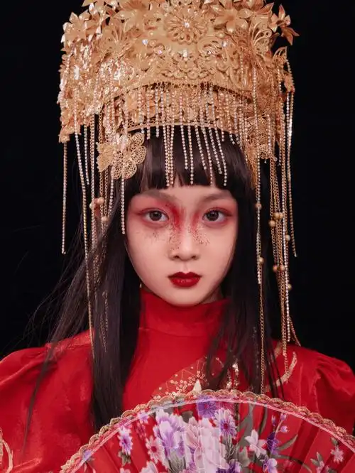 国潮写真你和女帝之间只差一顶凤冠