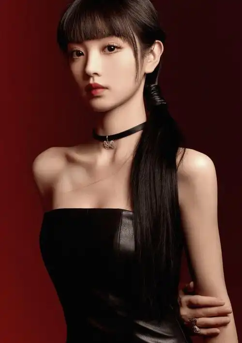 女星田曦薇写真集:容貌俏丽,娇艳可人