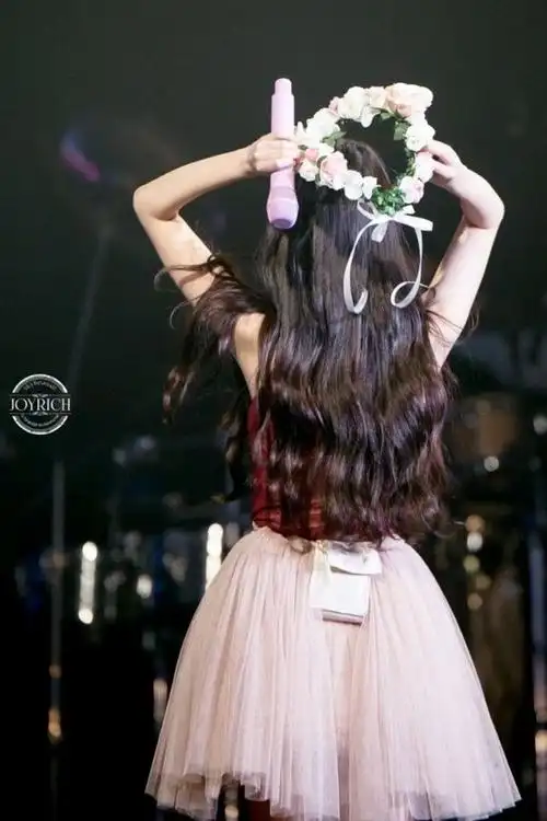 美丽的背影~ #iu# #李知恩