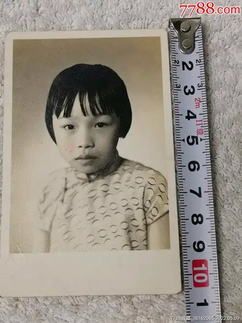民国旗袍小姑娘留影_价格10元【老照片老物件杂项铺】_第1张