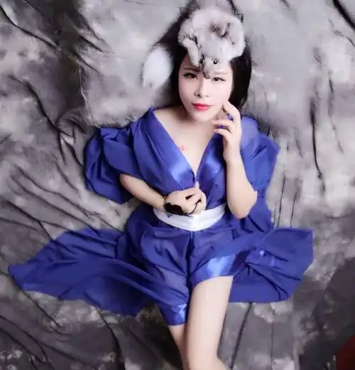 重庆90后女孩妖娆妩媚走红网络 丝毫不输范冰冰