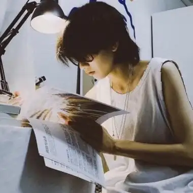 男生头像简单干净霸气