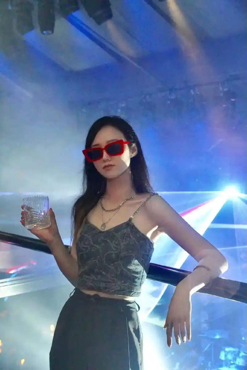 海蓝时见鲲大唐不夜城的夜精灵聚集地