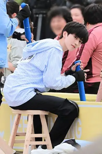 4.30 蔡徐坤奔跑吧录制