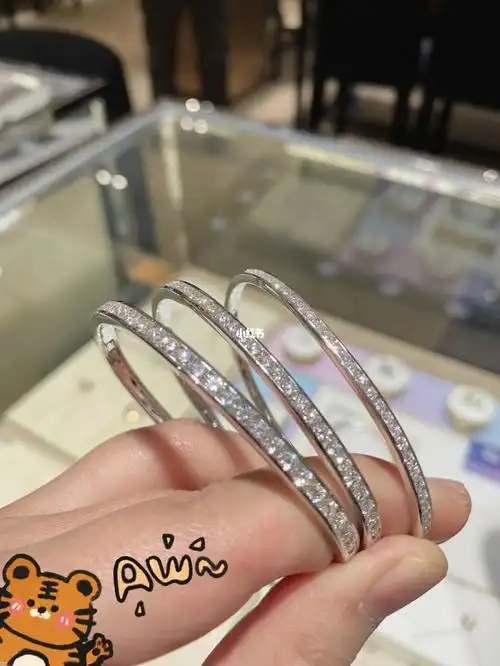 周大福荟馆钻石手镯