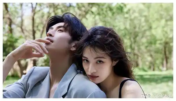 钟楚曦晒男友角度旅行照,穿比基尼秀身材,曲线完美零赘肉太吸睛