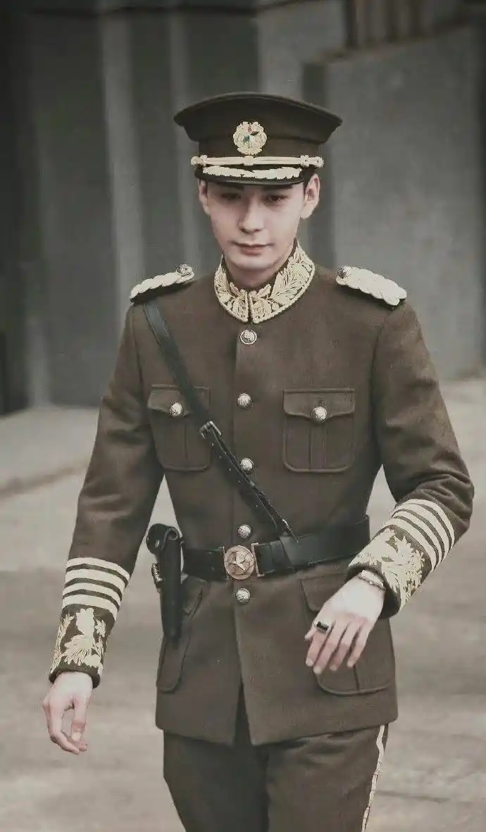 男星高质量"军阀造型"—陈星旭