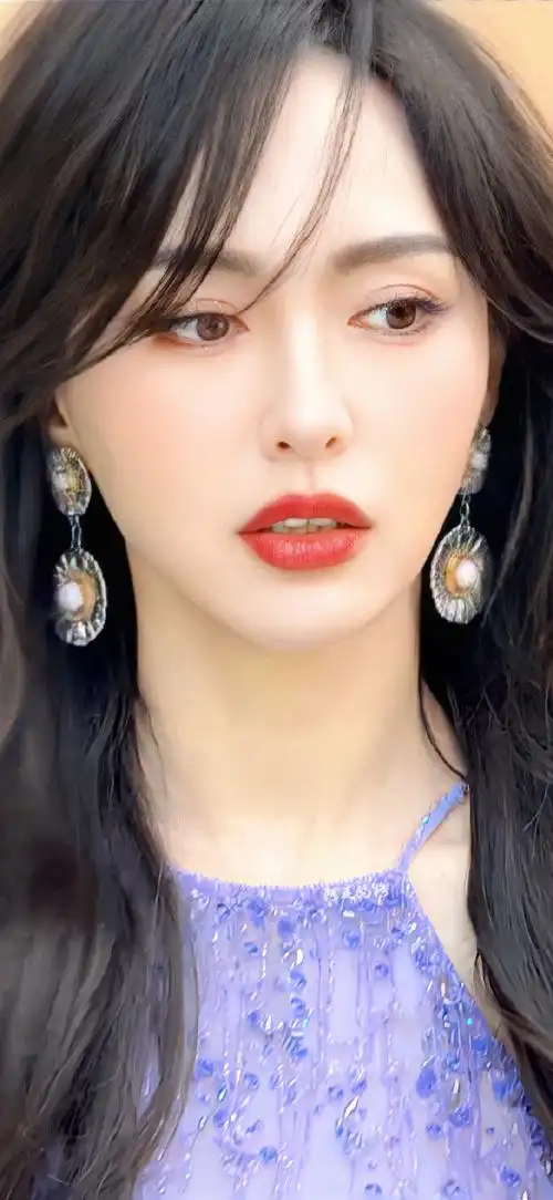 紫|@唐嫣03    #唐嫣紫月光妆#壁纸