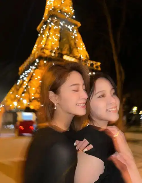 欧阳娜娜拍的欧阳妮妮##欧阳娜娜欧阳妮妮美到重影