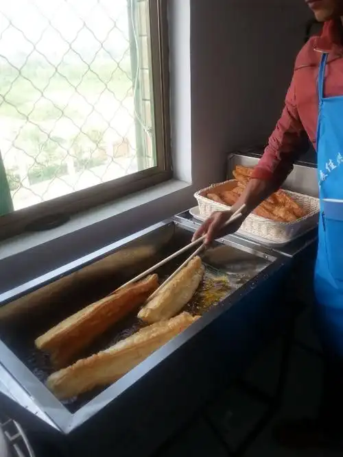 邢台去哪学做无矾油条哪教脆皮大油条邢台小吃培训面点学校6折惊喜