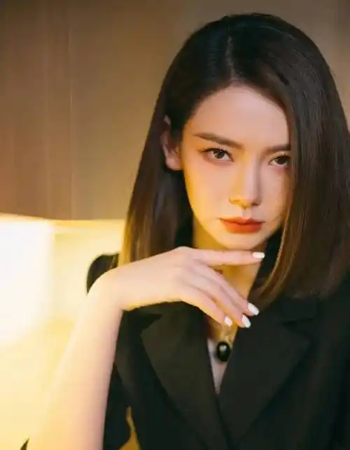 戚薇的丰满身材,性感魅力无人能敌!