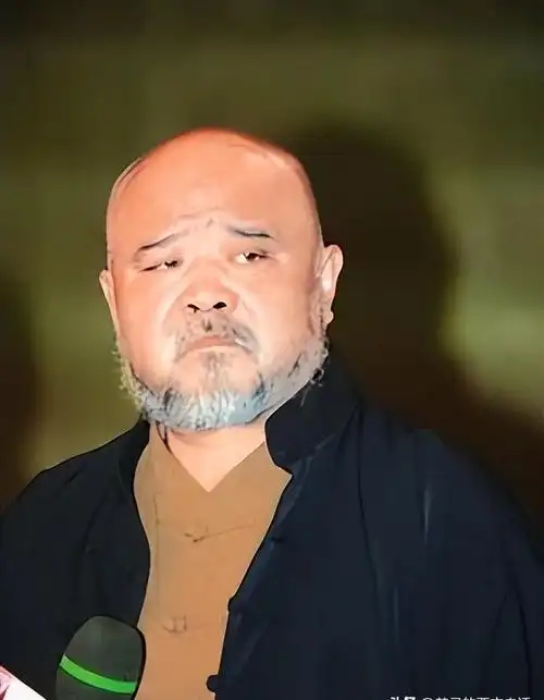 演员李琦不顾医生劝阻,每天2包烟,顿顿8两白酒,今身体状况如何