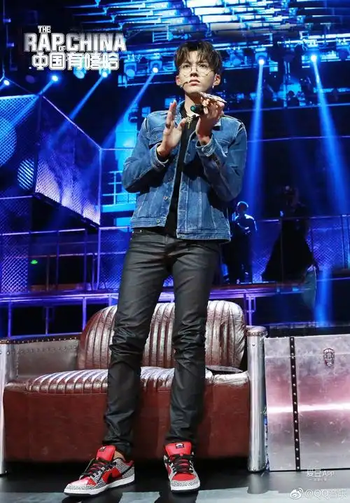 [吴亦凡][分享]170806 吴制作人的时尚科普:"牛仔哥"现身第七期《嘻哈