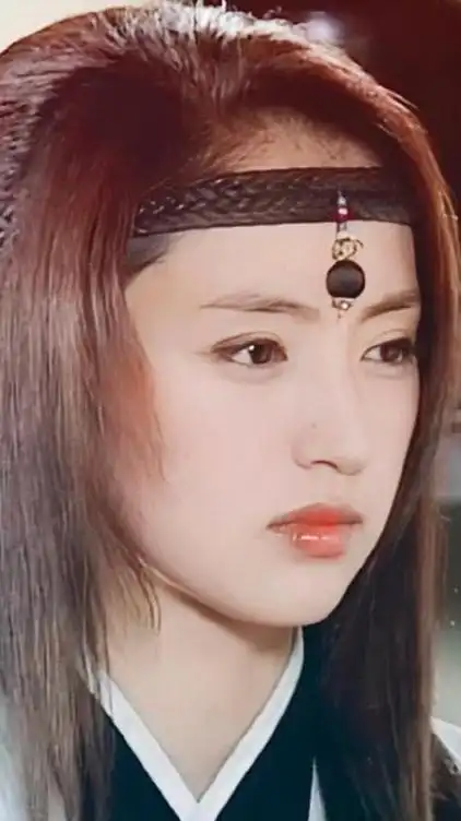 "雪花女神龙"董璇,如今为何会变得这么肿呢?