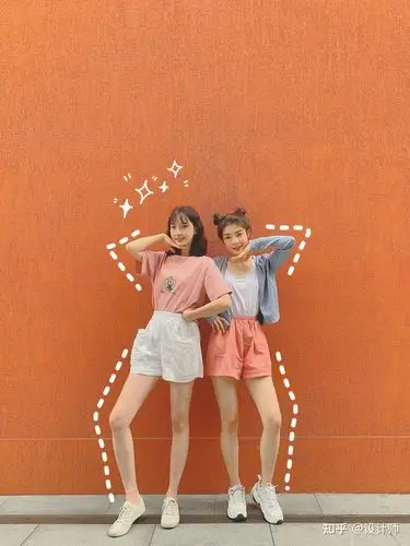 一组闺蜜拍照姿势轻松搞怪闺蜜照片俏皮可爱又好看