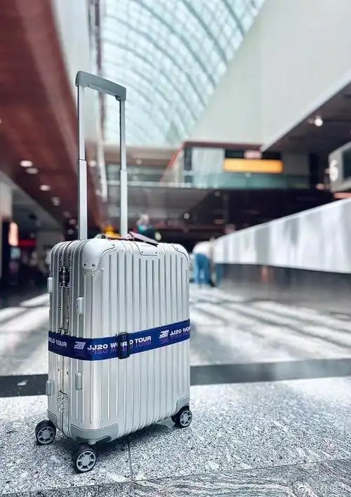 晒出行李箱,林俊杰世界巡演今日启程