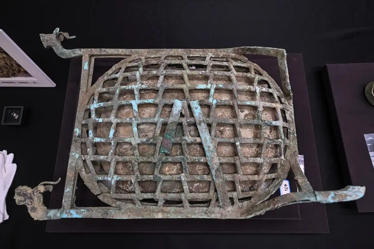 听文物讲故事·解码三星堆|三星堆玉器:绚丽文化长河中的相同"密码"