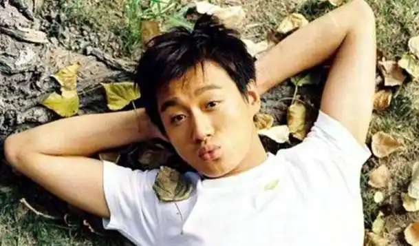 回顾佟大为为父亲自学针灸在身上扎针眼20年后终于创造奇迹