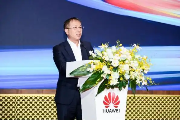 首页>创作中心>正文> 华为数字能源中国区副总裁雷光友在开场致辞中