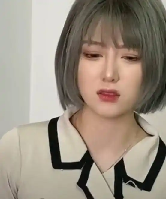 堪比乔碧萝!要价520陪玩的咬米素颜曝光,屏幕都塞不下大饼脸