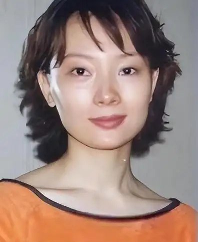 看了陈数20年前的旧照,才明白她如今的"硅胶脸"情有可原