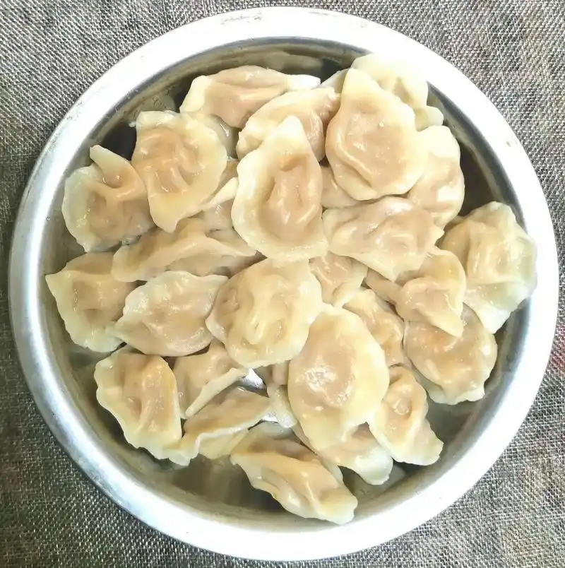 白菜豆腐馅饺子的意义和象征: 白菜:在中国文化中,白菜有着特 - 抖音