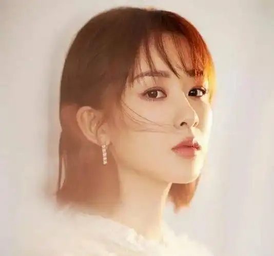 看了明星"判若两人"的旧照,才发现,资本的"造星"能力有多强