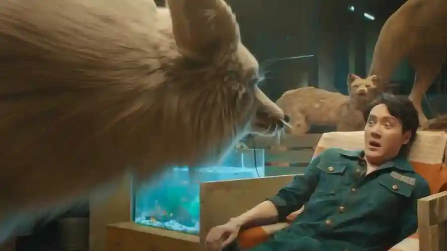 二代妖精美女变身白色狐狸外观漂亮体型庞大吓坏人类老公