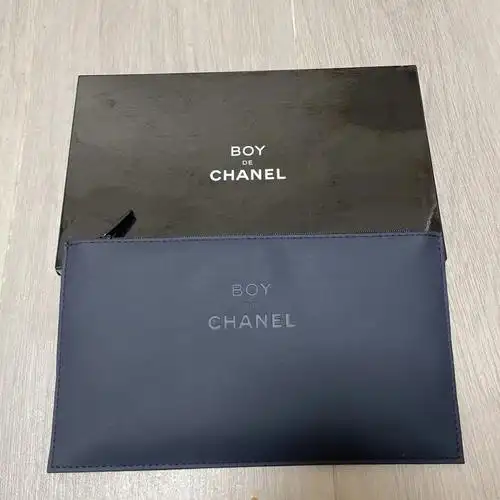 香港出全新chanel化妆袋