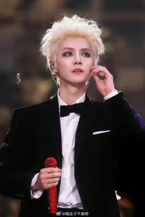 鹿晗张艺兴白发造型