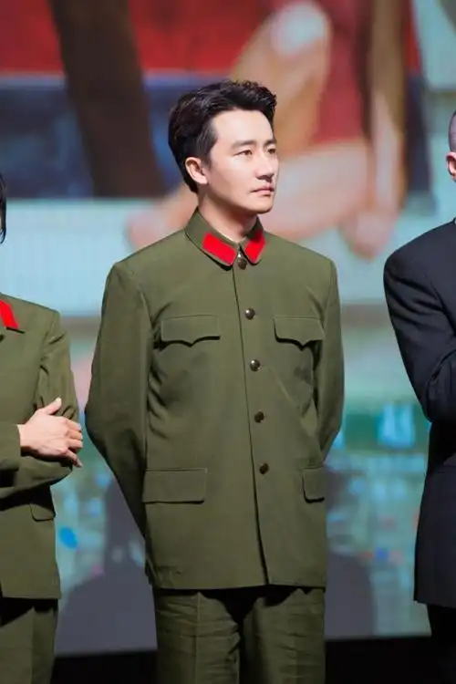 芳华票房已破4亿,黄轩搭档杨采钰,堪称女神收割机!