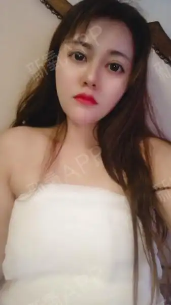 可怜我那原本发育不大的胸部也变成飞机跑道啦!