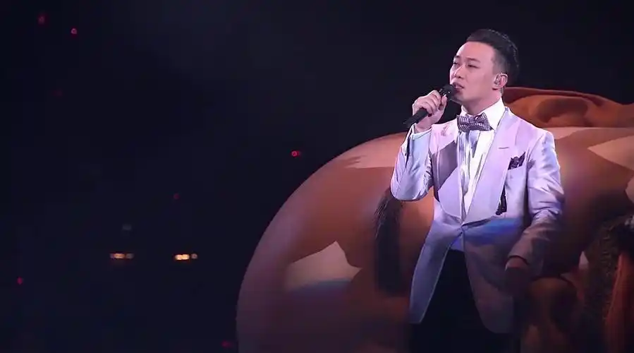 陈奕迅《单车》黄伟文作品会版 不说一句的爱有多好